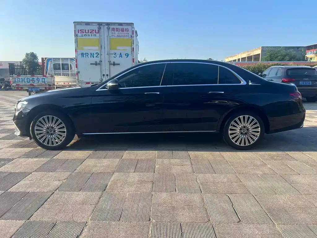 Mercedes-Benz E-Class 2022 — фото 4