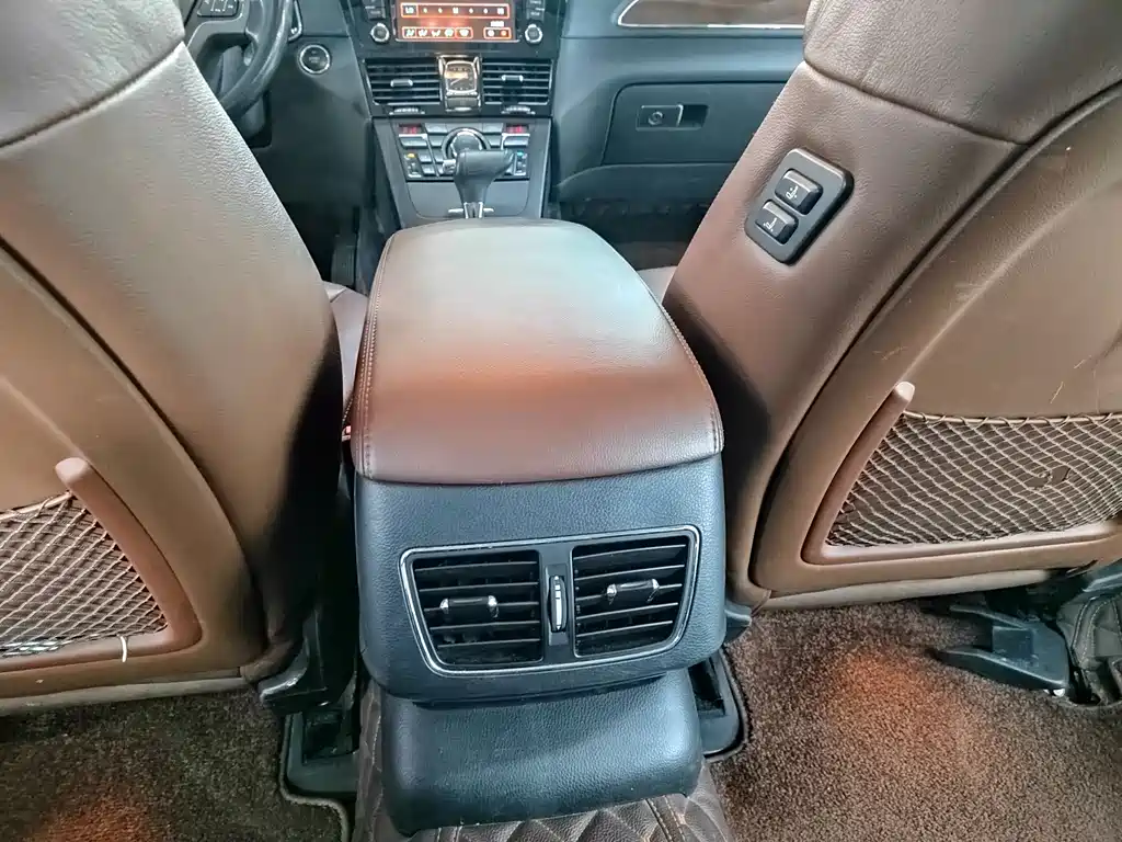 Hongqi H7 2015 — фото 15