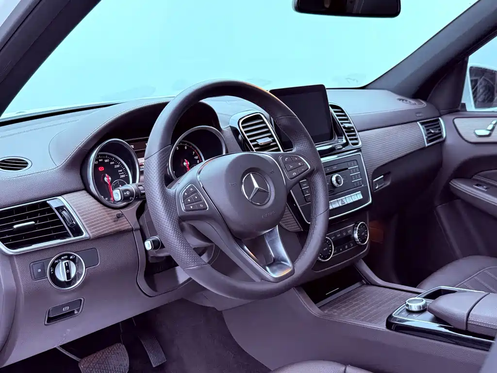 Mercedes-Benz GLE 2018 — фото 10