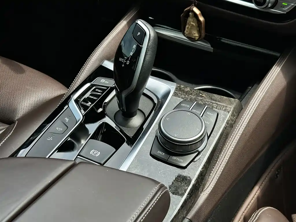 BMW 6 Series GT 2020 — фото 18