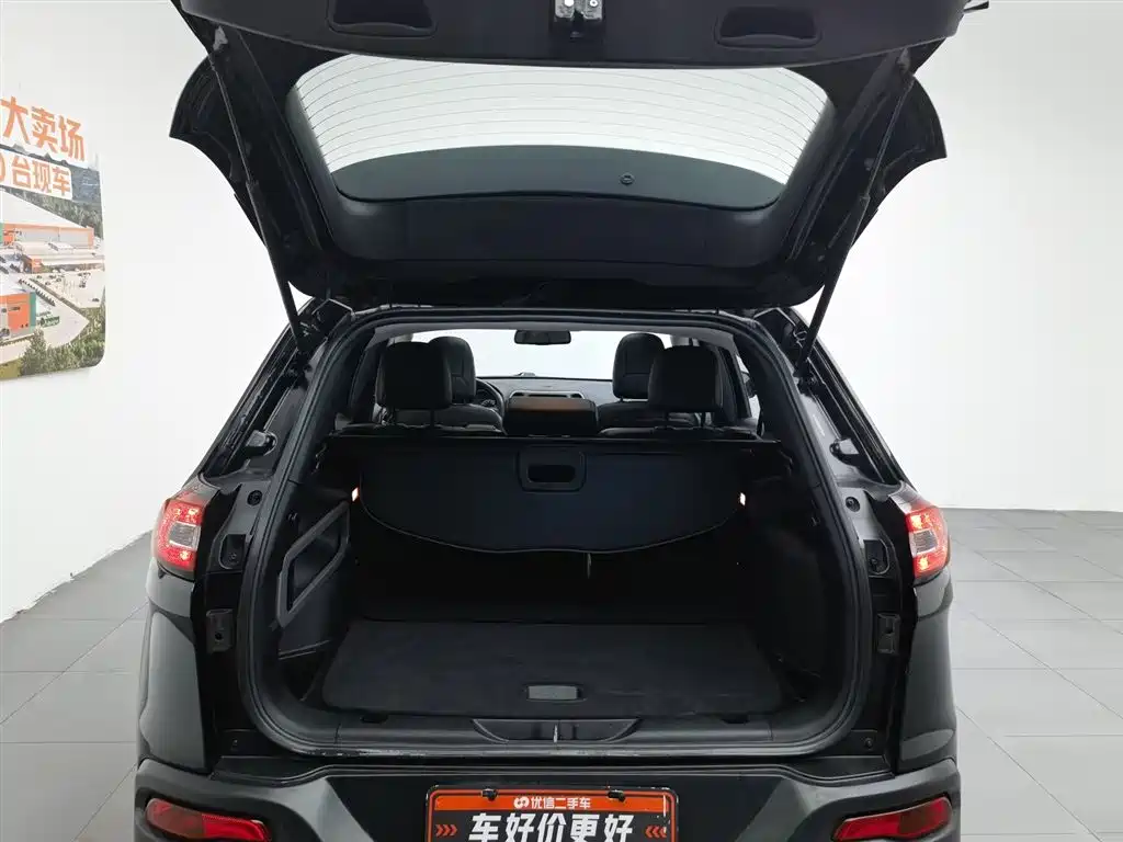 Jeep Cherokee 2015 — фото 16
