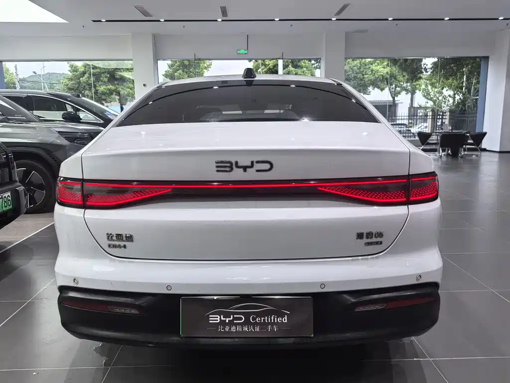 BYD Seal 05 DM-i 2025 — фото 9