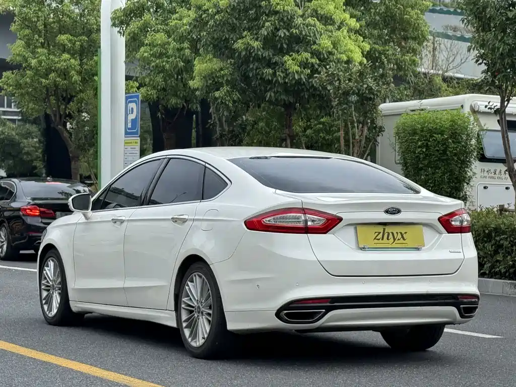 Ford Mondeo 2014 — фото 5