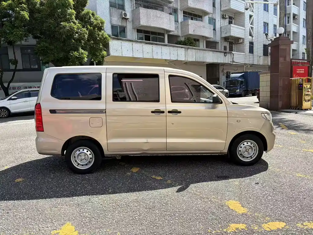 Wuling Hongguang V 2020