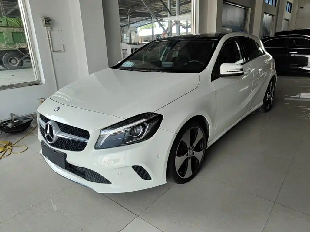 Mercedes-Benz A-Class 2017 — фото 1