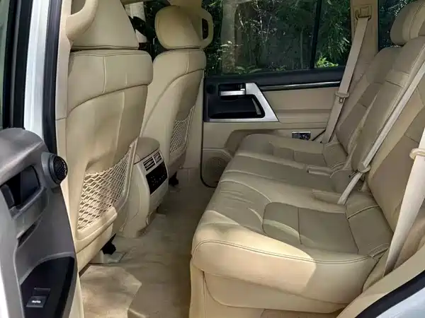 Toyota Land Cruiser 2016