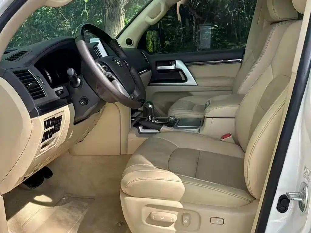 Toyota Land Cruiser 2016 — фото 9