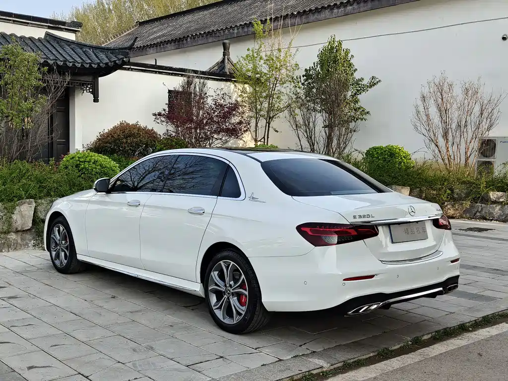 Mercedes-Benz E-Class 2022 — фото 4