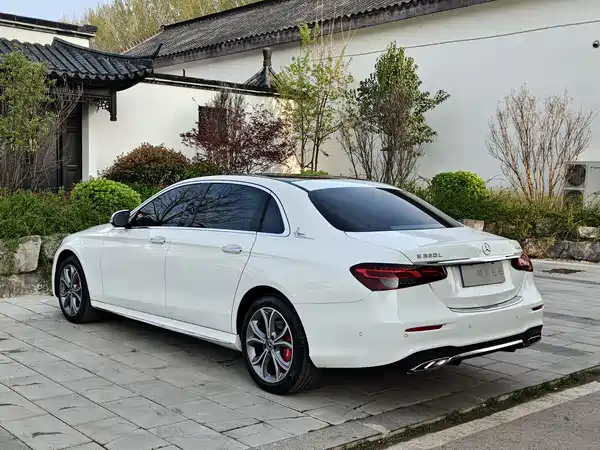 Mercedes-Benz E-Class 2022