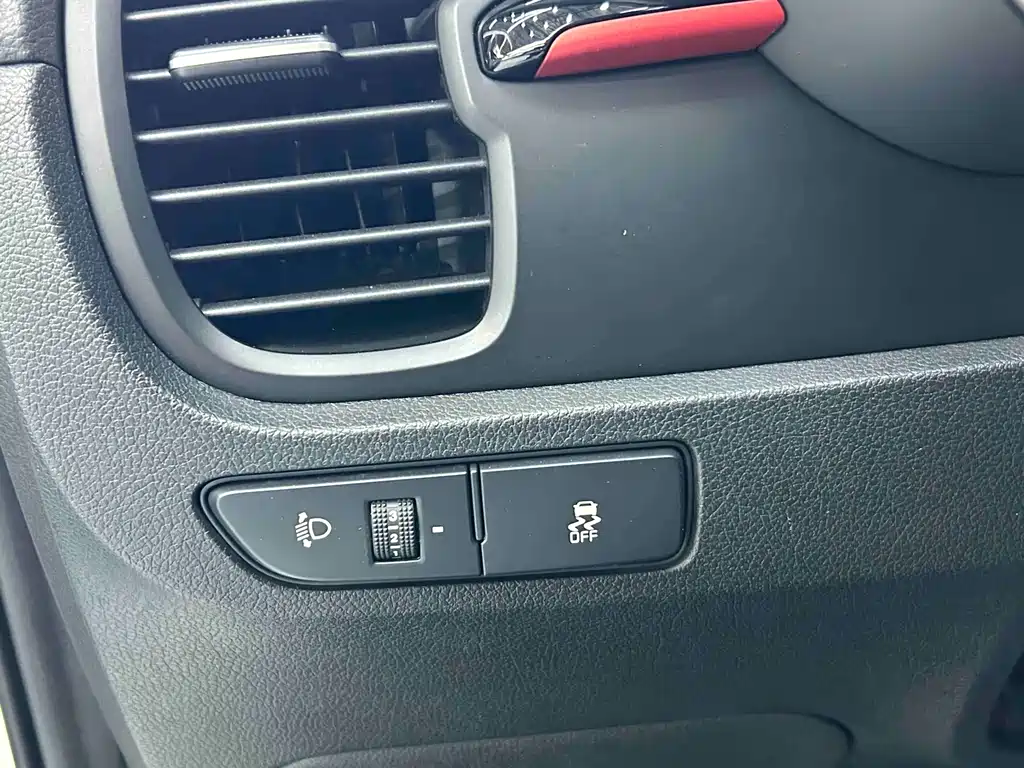 Kia KX Cross 2019 — фото 20