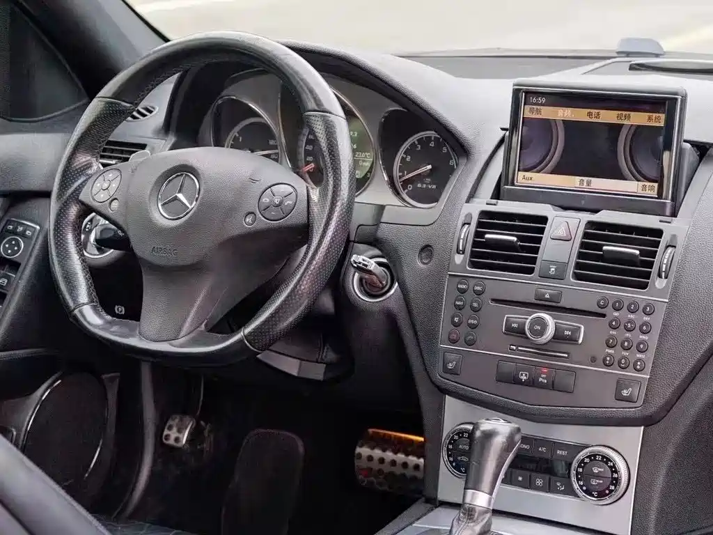 Mercedes-Benz C-Class AMG 2011 — фото 38