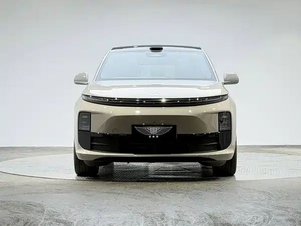 Li Auto L6 2025
