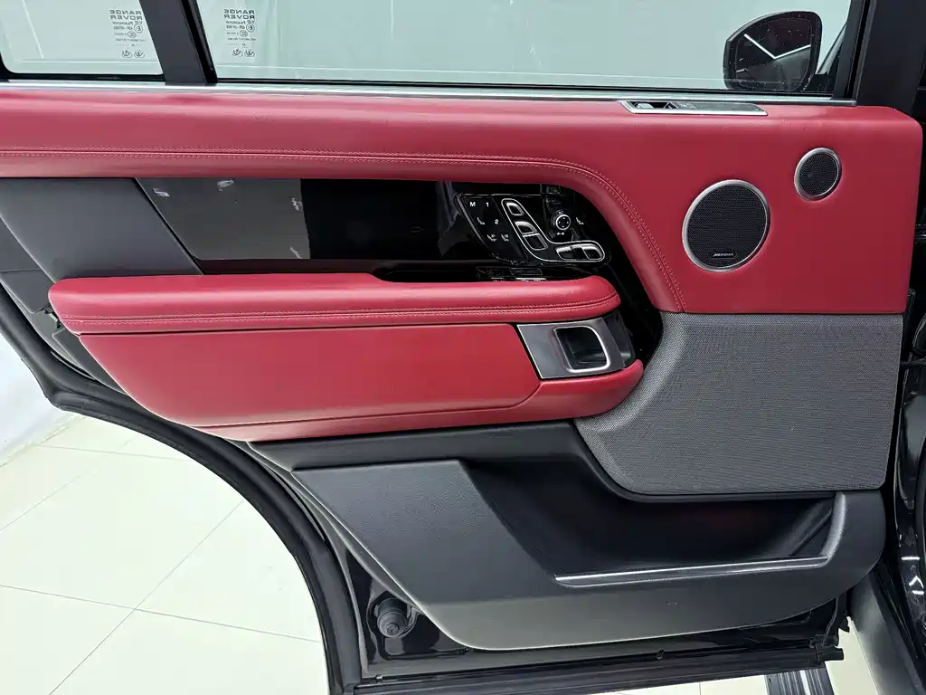 Land Rover Range Rover 2022 — фото 13