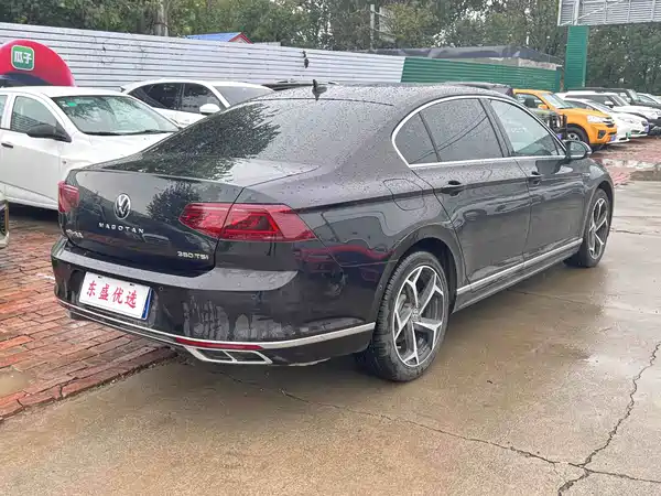 Volkswagen Magotan 2024