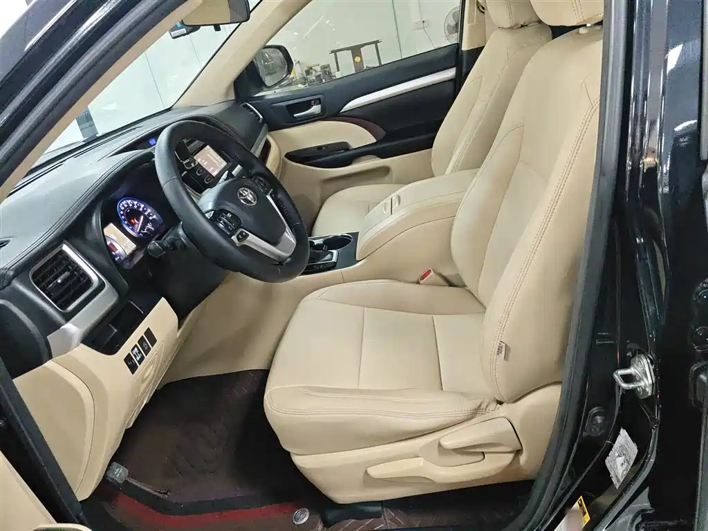 Toyota Highlander 2018 — фото 11