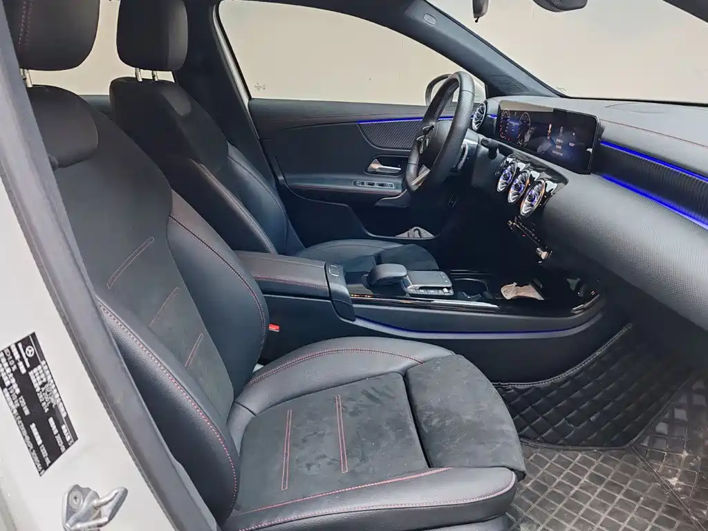 Mercedes-Benz A-Class 2023 — фото 13
