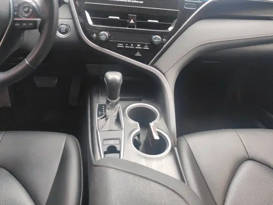Toyota Camry 2023 — фото 15