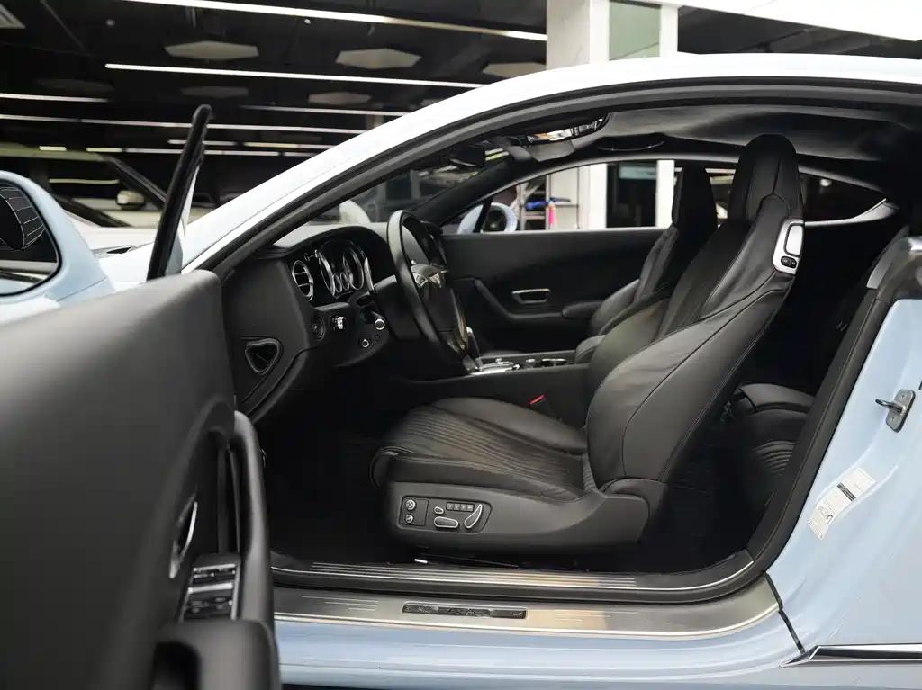 Bentley Continental 2019 — фото 7