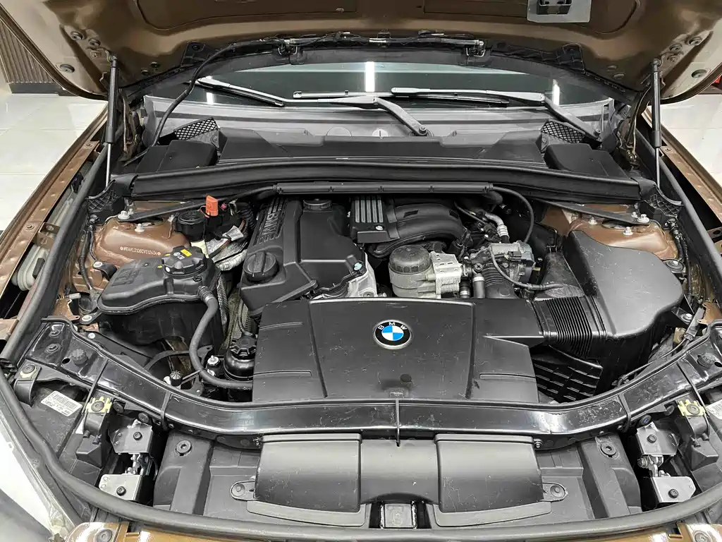 BMW X1 2012 — фото 14