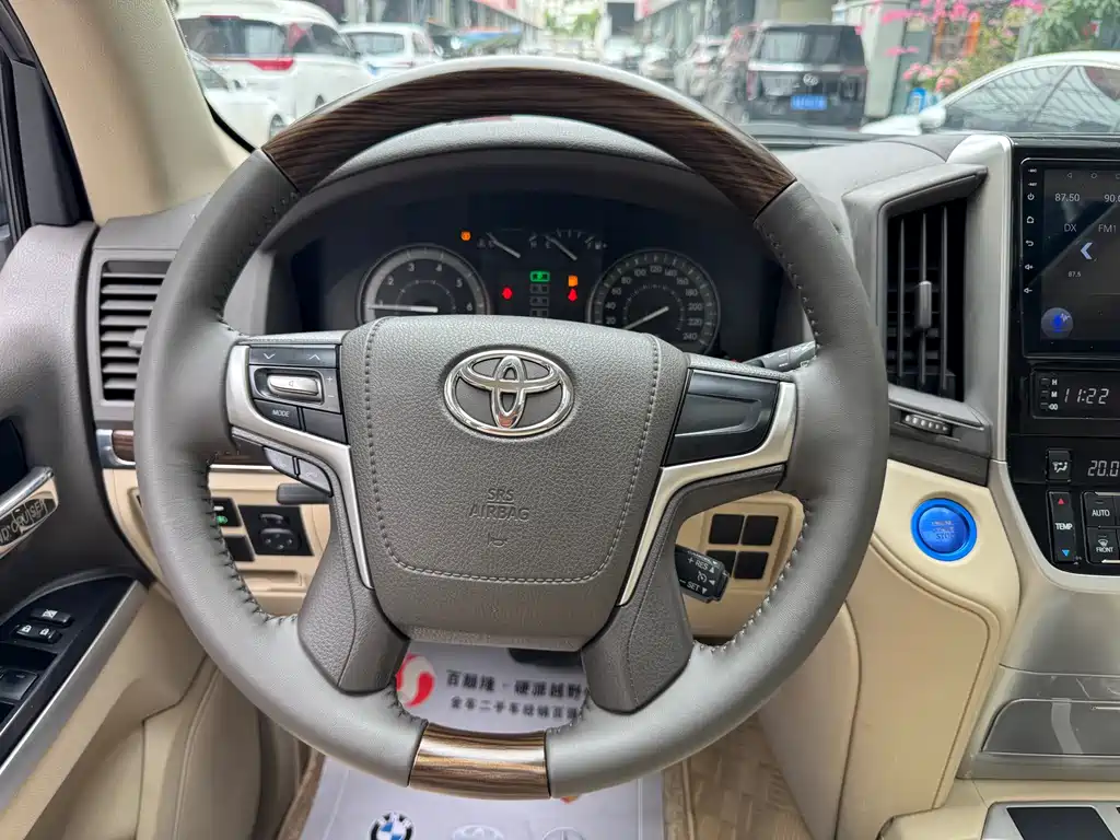 Toyota Land Cruiser 2019 — фото 8