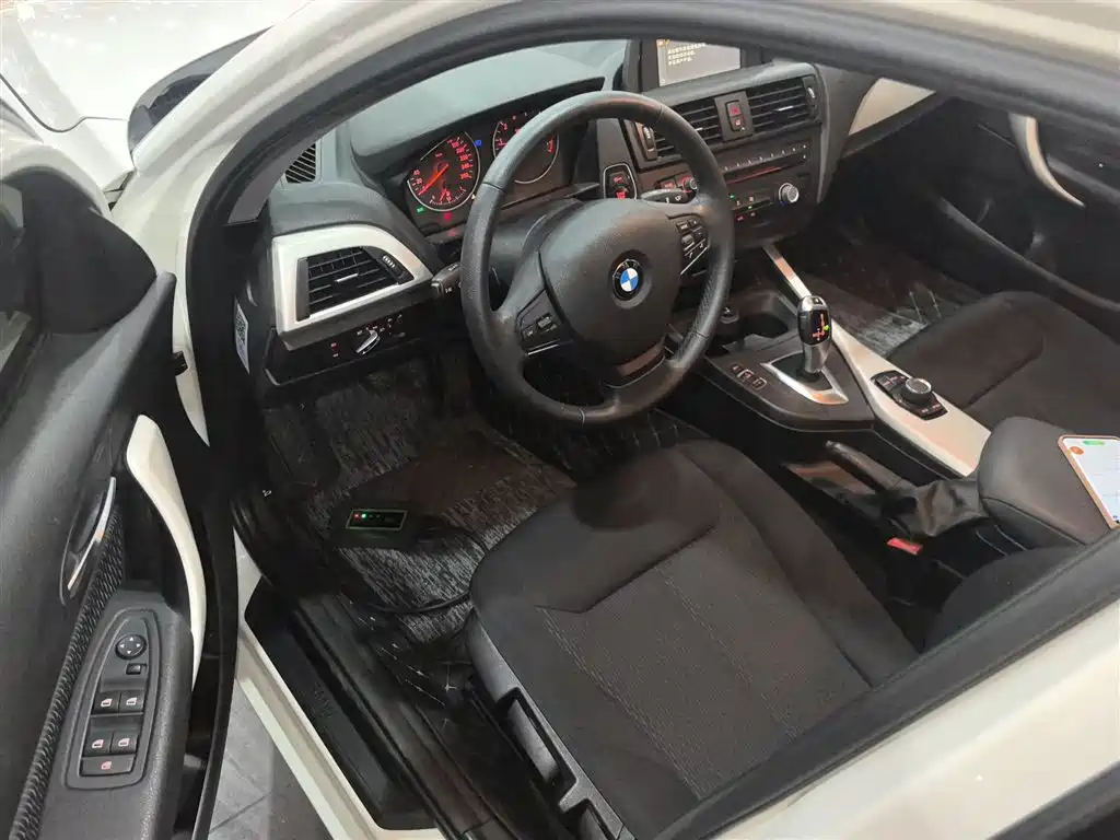 BMW 1 Series 2014 — фото 16