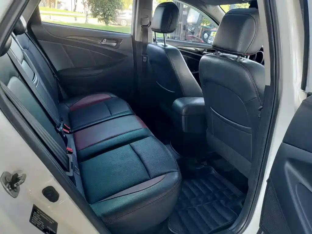Changan Eado XT 2015 — фото 15