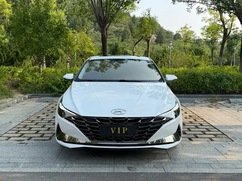 Hyundai Elantra 2022