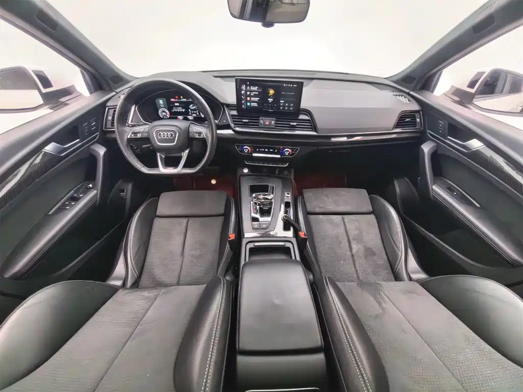 Audi Q5L Sportback 2021 — фото 8
