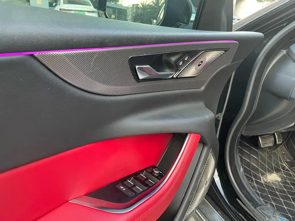 Jaguar XEL 2023 — фото 10