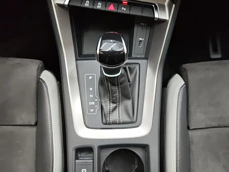 Audi Q3 2020 — фото 16