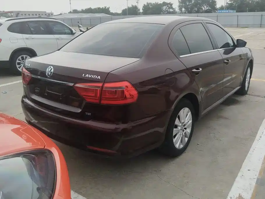 Volkswagen Lavida 2013
