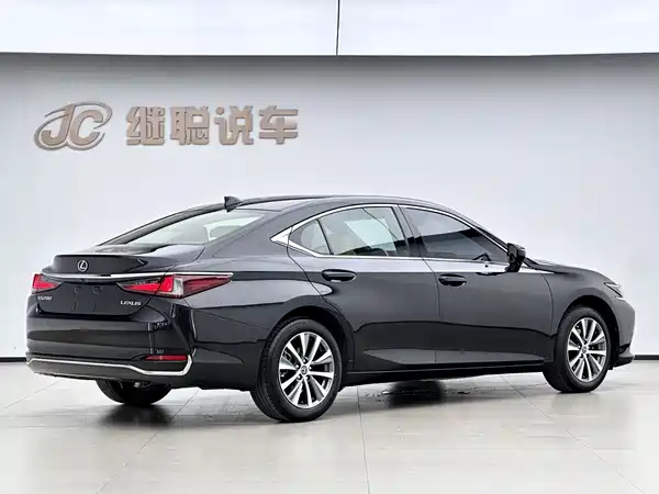 Lexus ES 2021