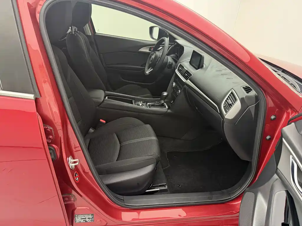 Mazda 3 Axela 2019 — фото 14