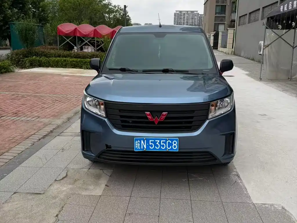 Wuling Hongguang PLUS 2023 — фото 2
