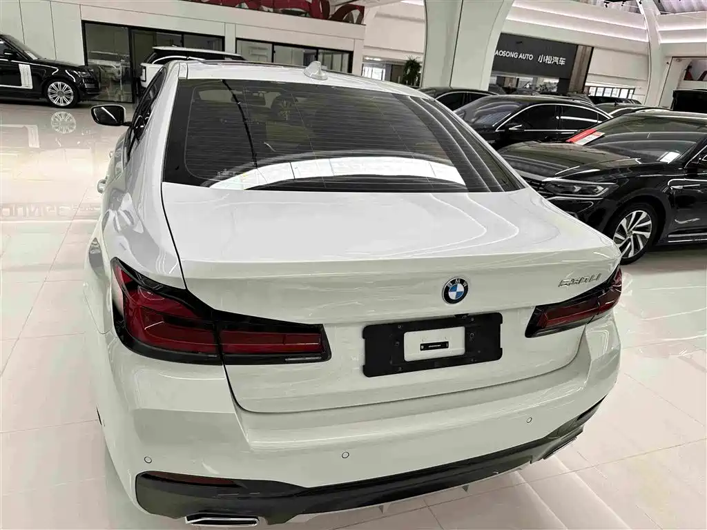 BMW 5 Series 2024 — фото 16