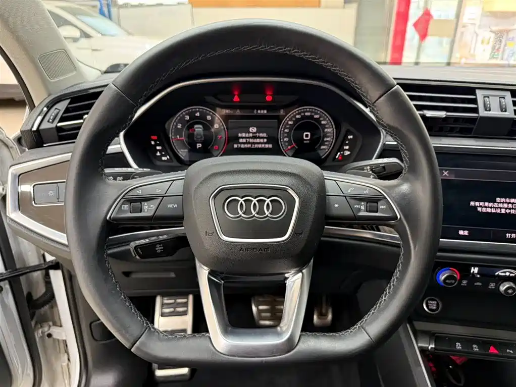 Audi Q3 2022 — фото 11