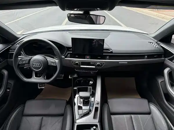 Audi A4L 2023