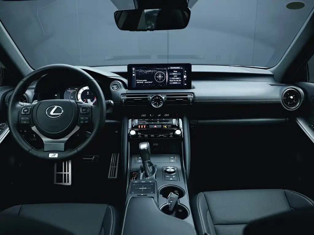 Lexus IS 2025 — фото 14