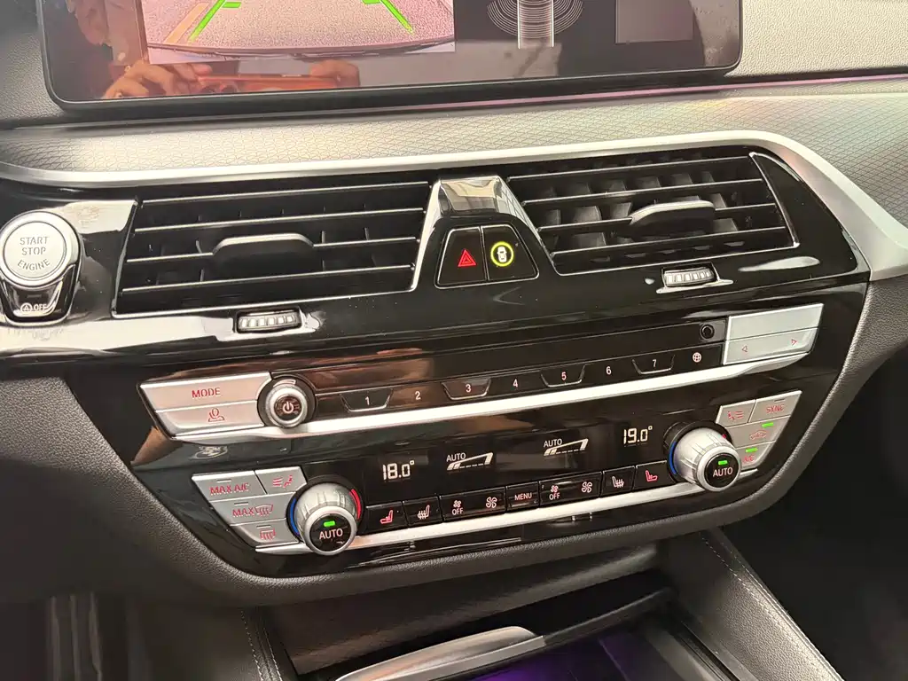 BMW 5 Series 2023 — фото 14