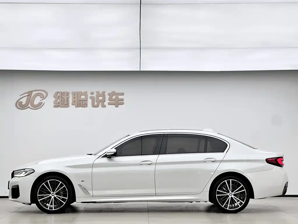 BMW 5 Series 2021 — фото 4