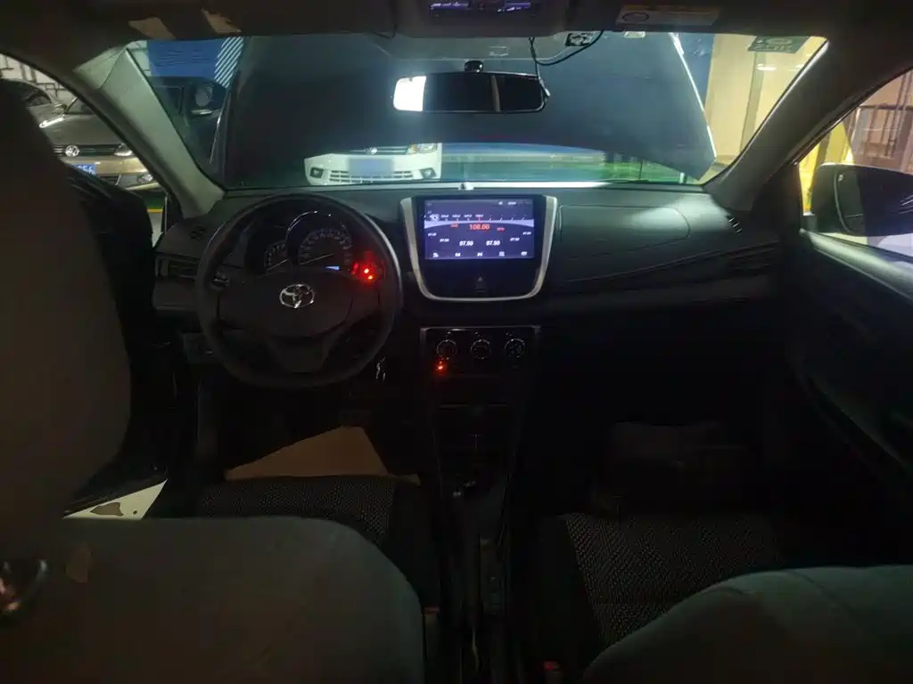 Toyota Vios 2017 — фото 10