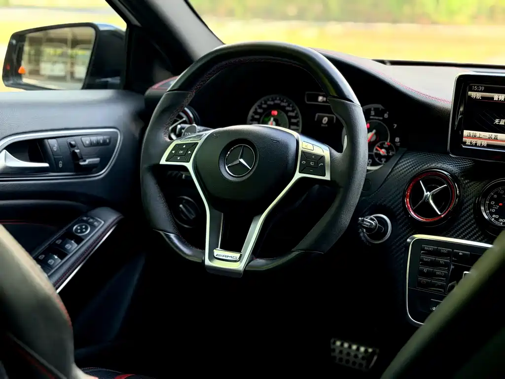 Mercedes-Benz A-Class AMG 2015 — фото 16