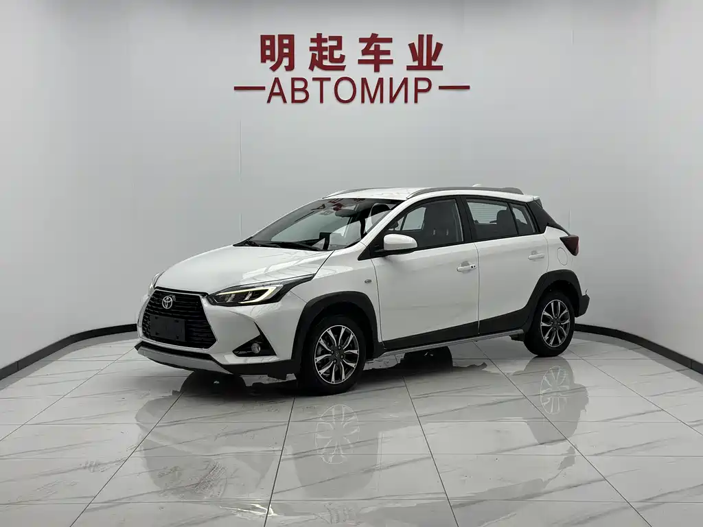 Toyota Yaris L 2023