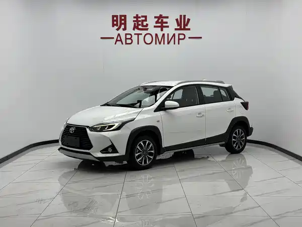 Toyota Yaris L 2023