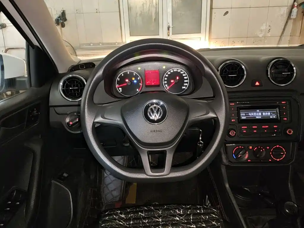 Volkswagen Jetta 2018 — фото 11