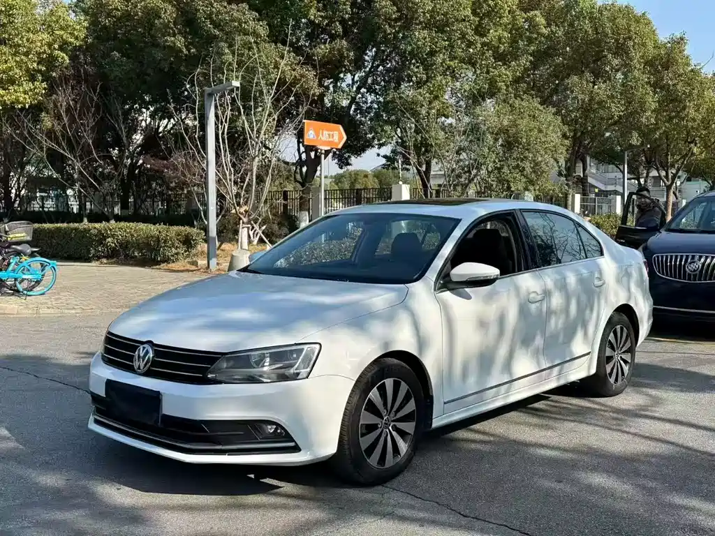 Volkswagen Sagitar 2014