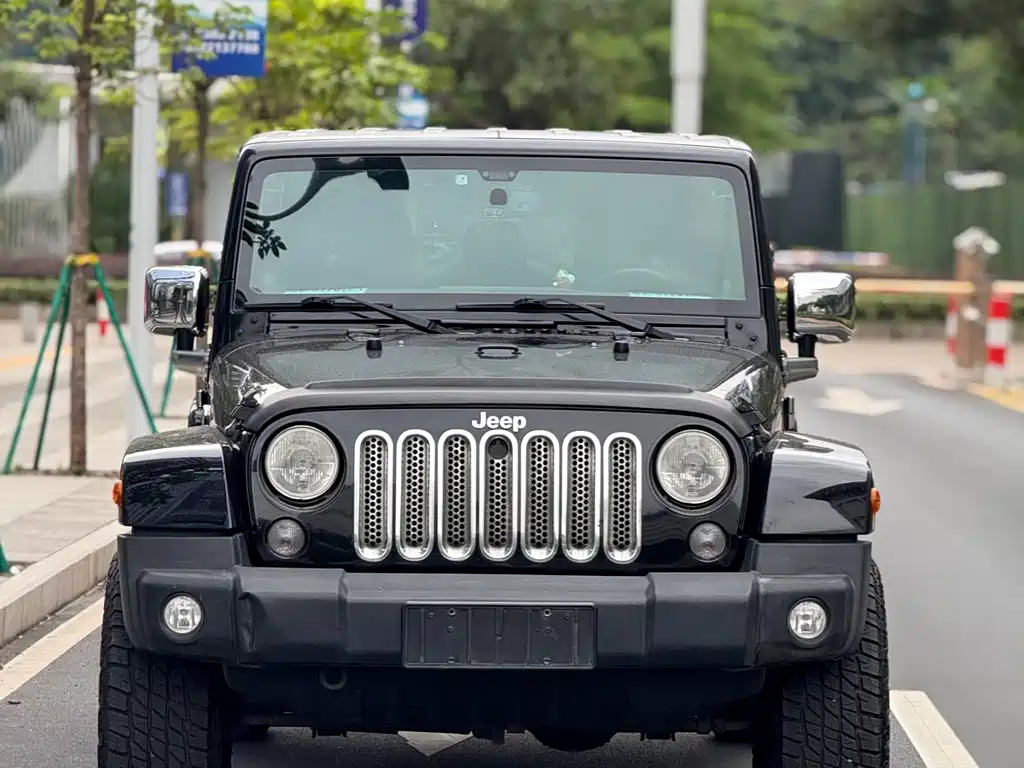 Jeep Wrangler 2015 — фото 2