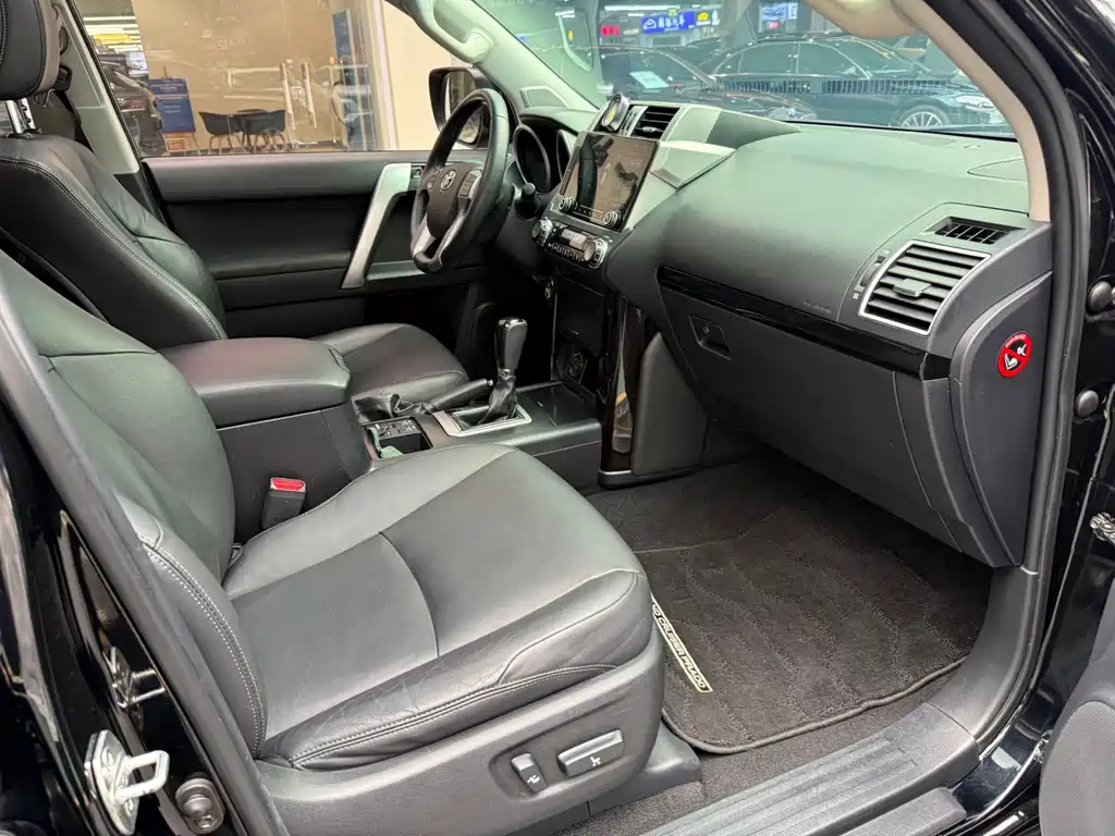 Toyota Prado 2017 — фото 10