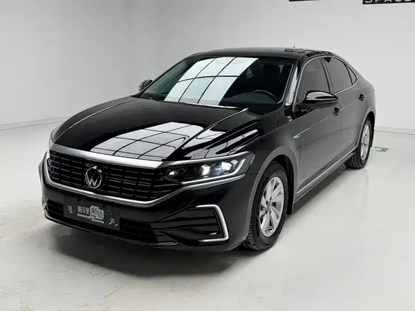 Volkswagen Passat Plug-In Hybrid 2022