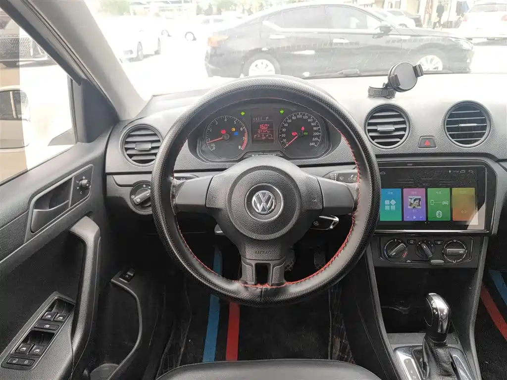 Volkswagen Jetta 2015 — фото 11